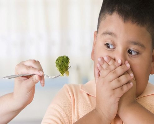 چه مواد غذایی بر روی تغذیه کودک تاثیر مثبت دارد و نباید حذف شود؟